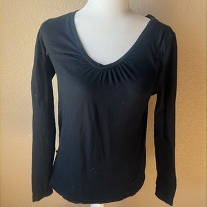 Ann Taylor Loft black cotton v-neck long sleeve t-shirt, size small